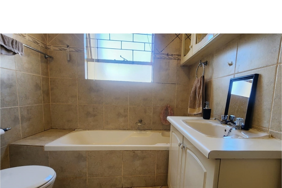 3 Bedroom Property for Sale in Wilkoppies North West
